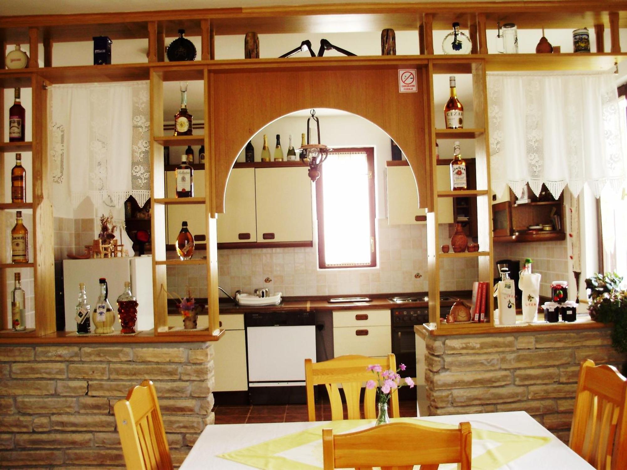 Hotel Pansion Izvor à Korenica Extérieur photo